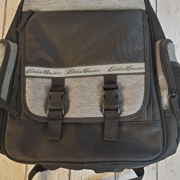 Eddie Bauer Atlas Backpack Black with Insulated side pouch, Magnetic closure - Picture 2 of 16